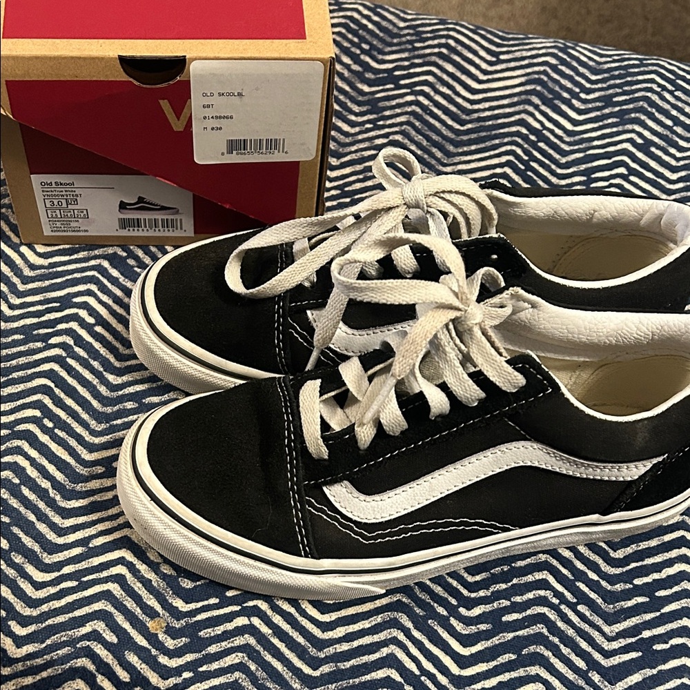 Vans Kids Old Skool Black and White Low-Top Sneakers